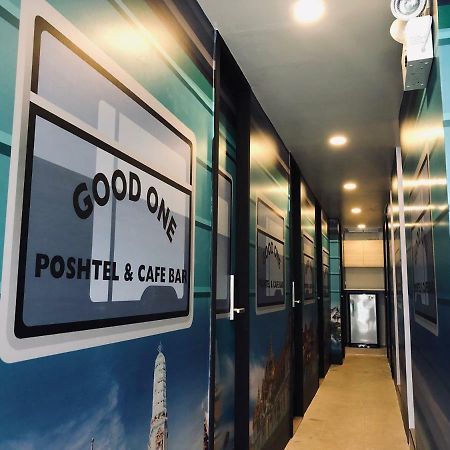 הוסטל בנגקוק Good One Poshtel & Cafe Bar מראה חיצוני תמונה