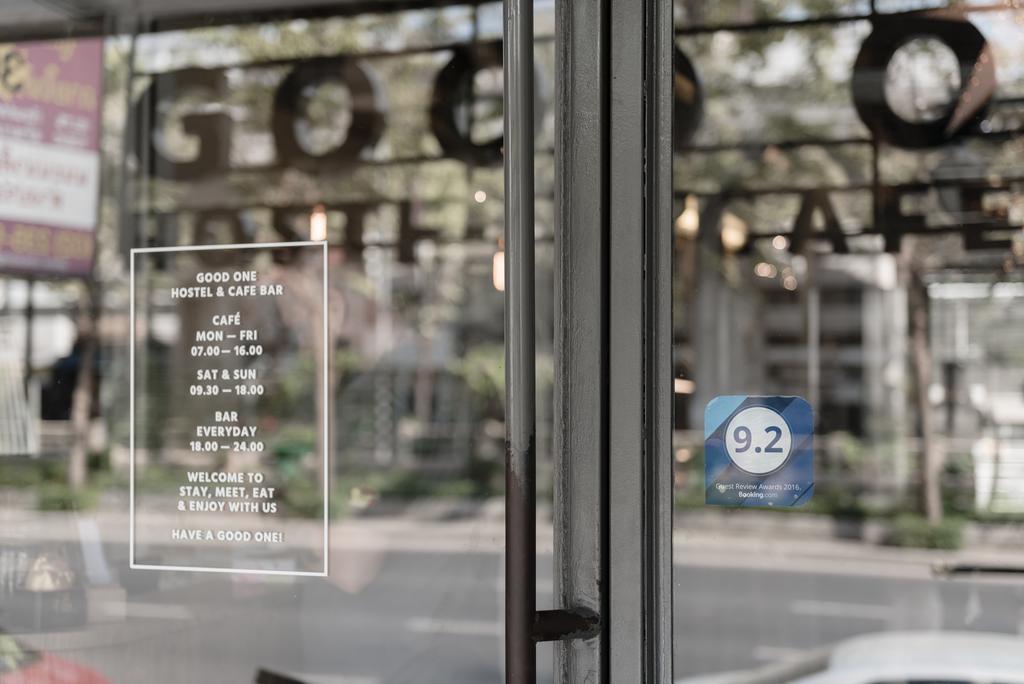הוסטל בנגקוק Good One Poshtel & Cafe Bar מראה חיצוני תמונה